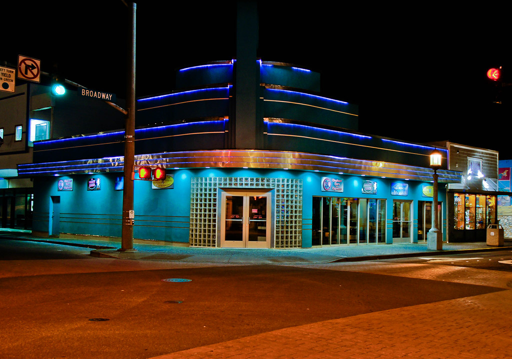 Food arcade in Seaside, Oregon DSC2985 This building in… Flickr