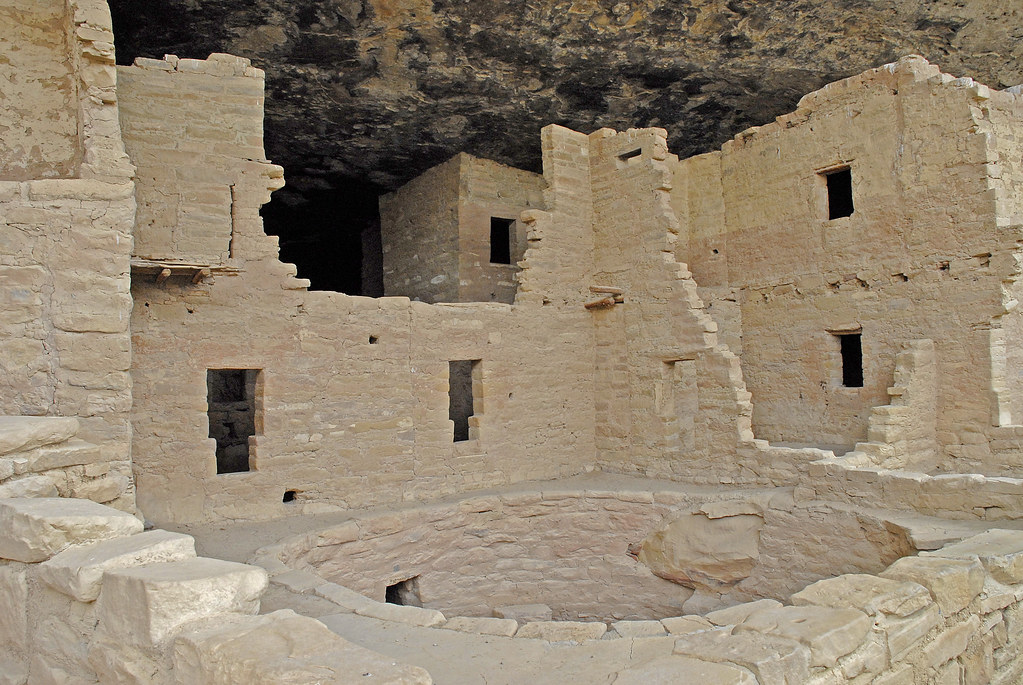 Mesa Verde Cliff Dwelling with Kiva Mesa Verde National Pa… Flickr