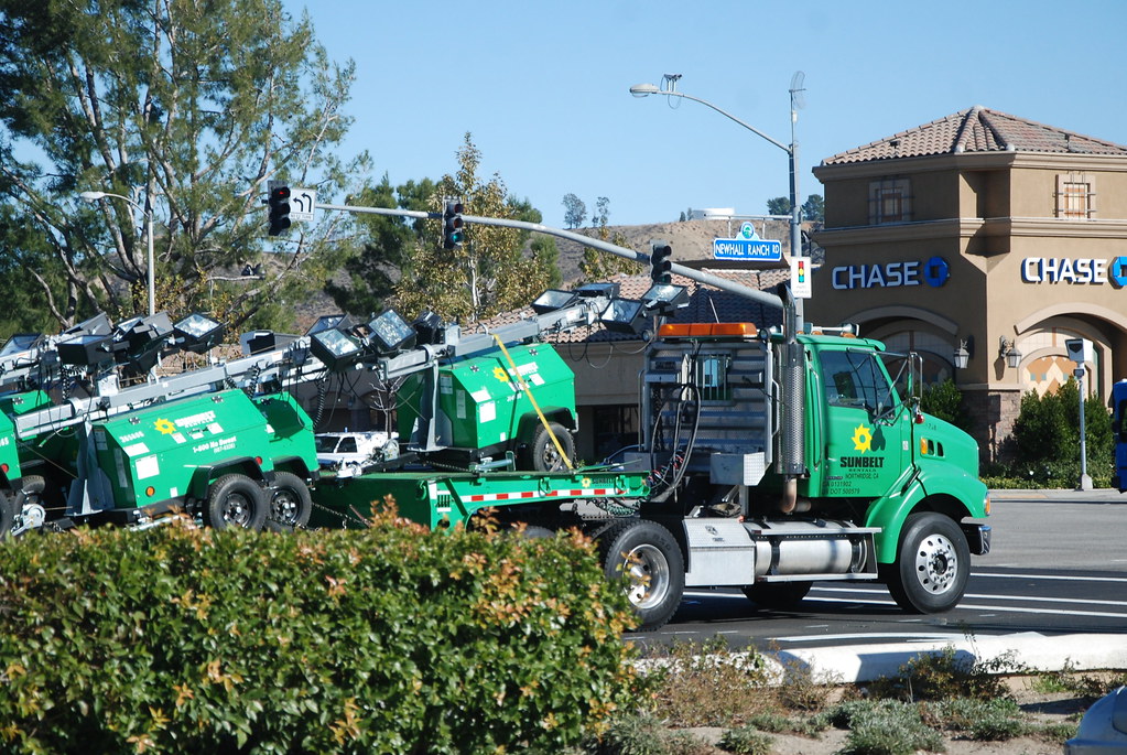 SUNBELT RENTALS STERLING BIG RIG DROP DECK TRUCK (18 WHE… Flickr