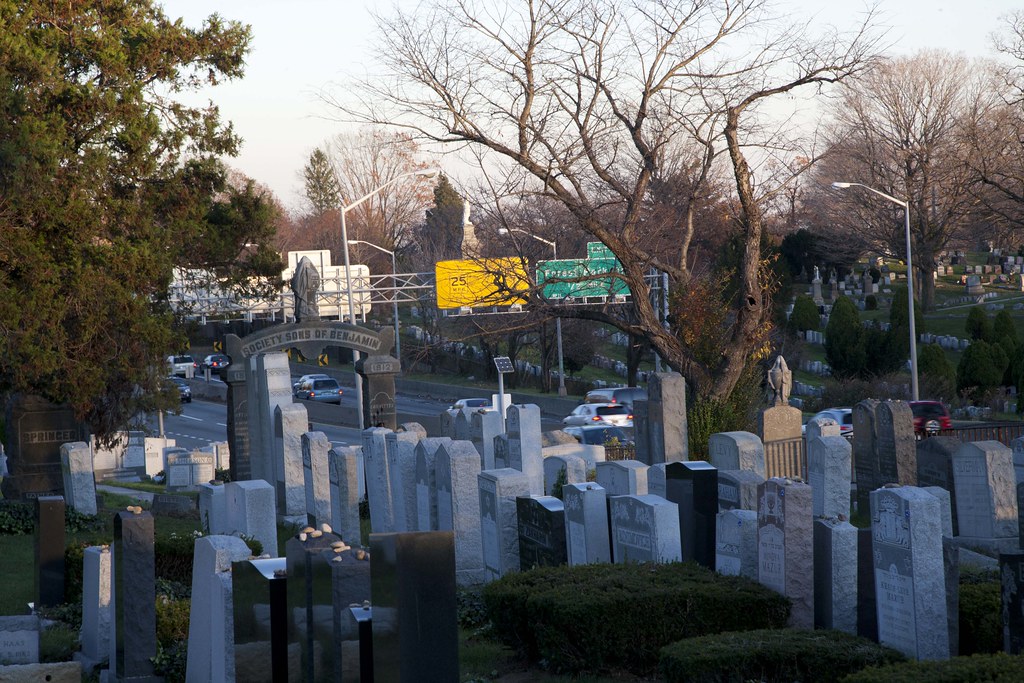 Mount Carmel Cemetery, NY, view to the highway Leo Frank a… Flickr