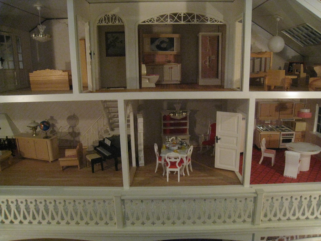 Doll house detail The museum had a whole row of elaborate … Flickr