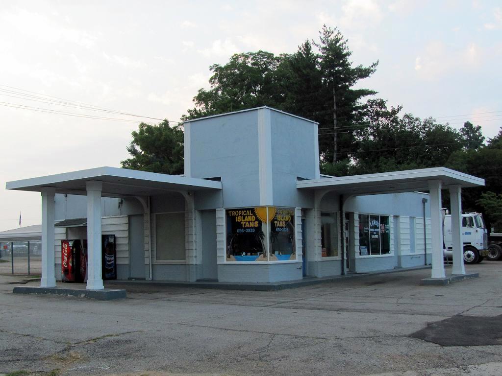 Gretna Gas Station 2 This is a creative commons image, whi… Flickr