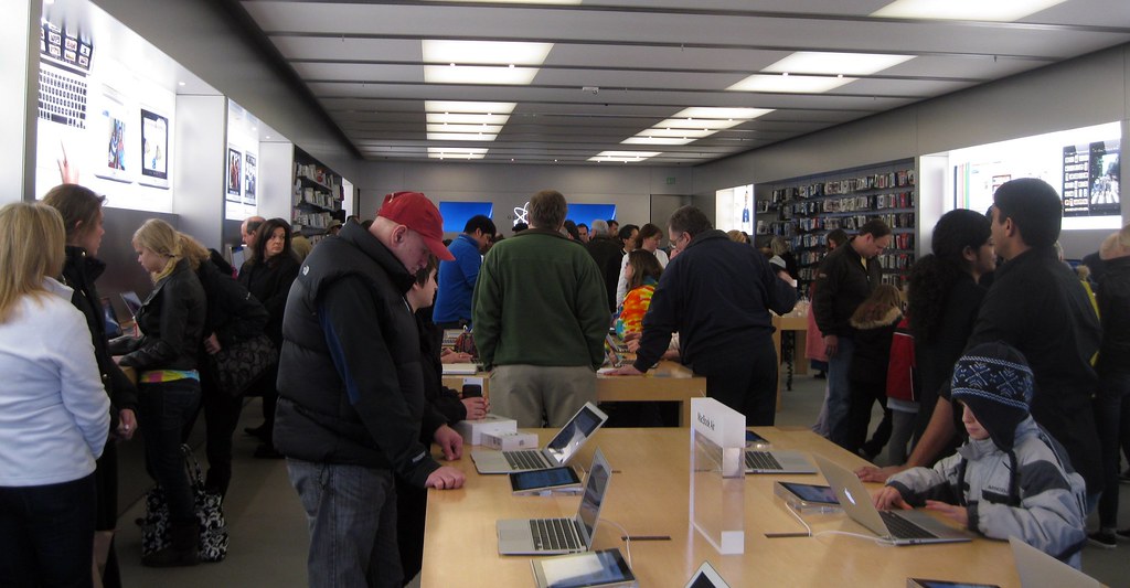 Day 8 Apple Store I had two appointments at the Apple St… Flickr