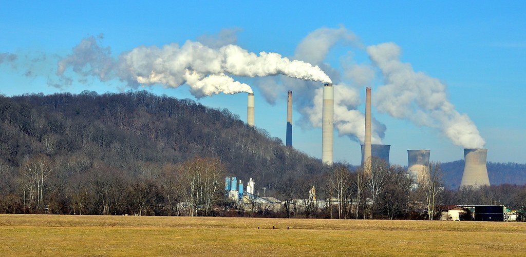 Power plant outside Poca,WV scott597 Flickr