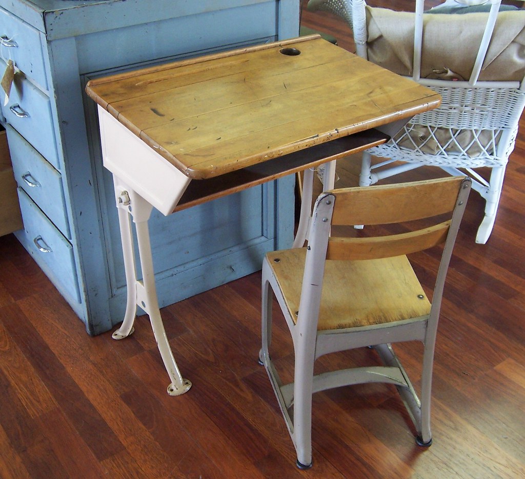 Wood School Desk Perfect for your kid's room or as a decor… Flickr