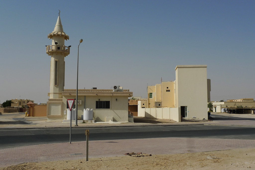 Al Khor / الخور‎ (Qatar) Mosque Al Khor is one of the bi… Flickr
