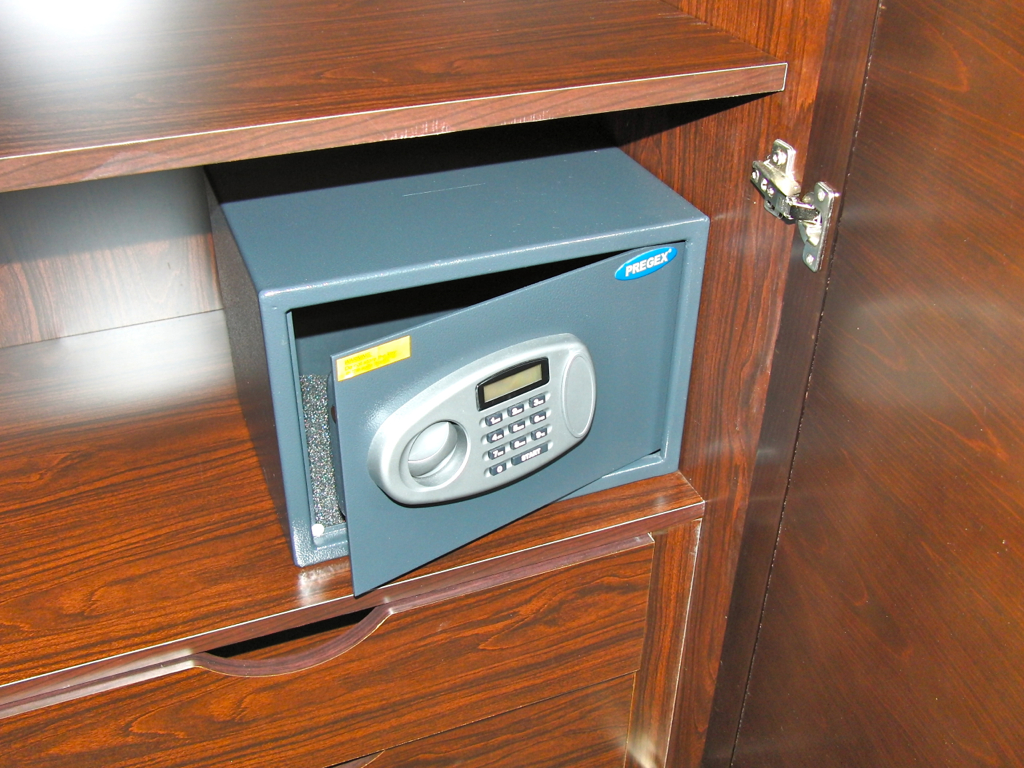 Safety Deposit Box Sinimar Tour představuje soukromý apa… Flickr