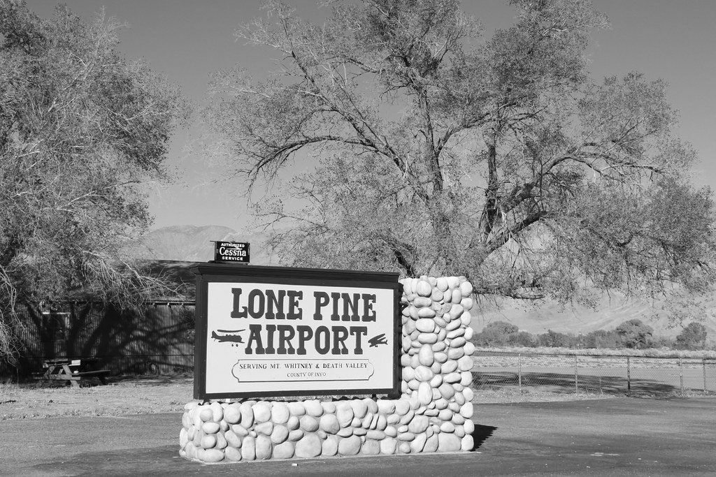 Lone Pine Airport A very scenic, but not very busy, airpor… Flickr