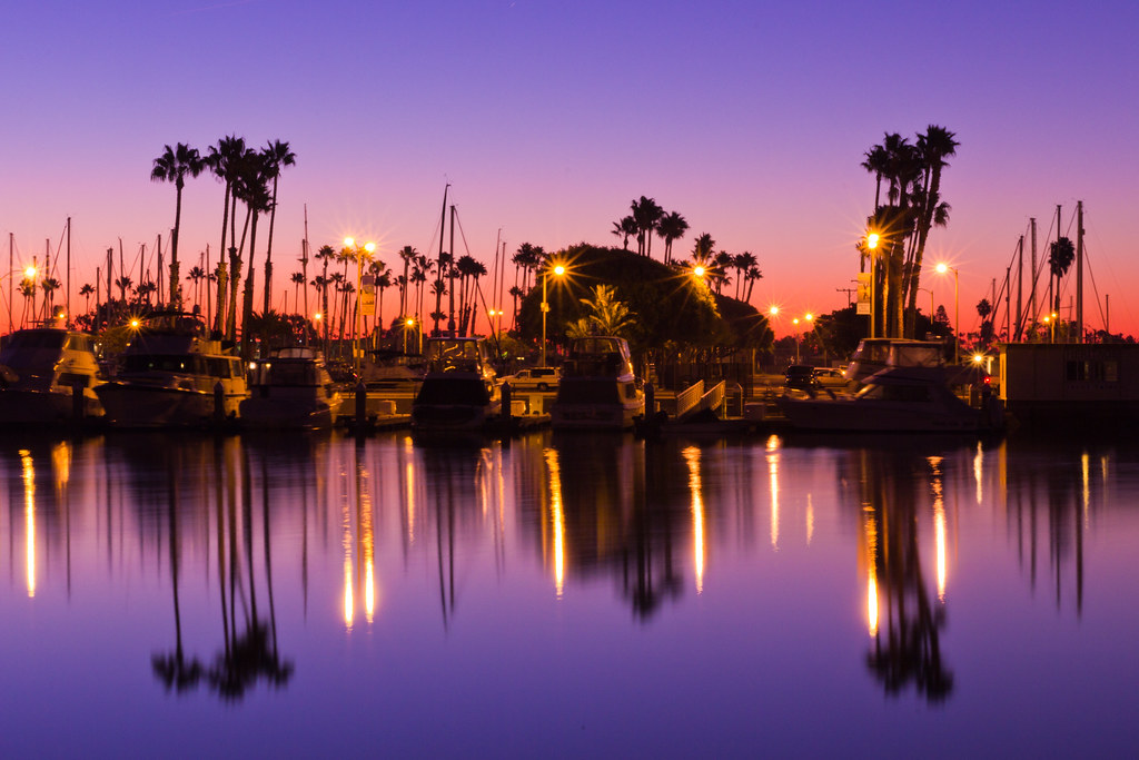 Purple Christmas A Long Beach marina, predawn on Christma… The Q