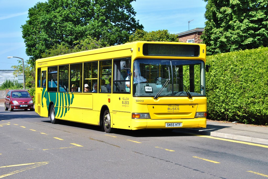 SD513 SN55HTF Seen on Hillbourne Road is Yellow Buses Alex… Flickr