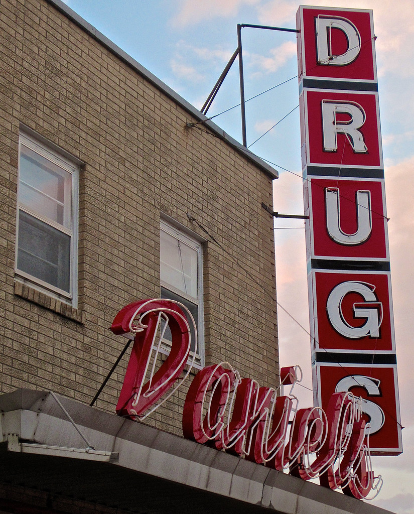 Daniel Pharmacy, Fort Dodge, IA Daniel Pharmacy, 1114 Cent… Flickr
