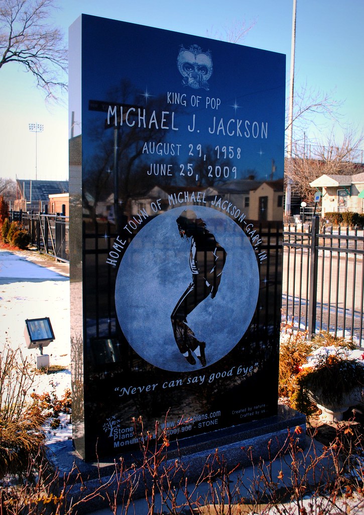 Michael Jackson memorial outside his childhood home in Gar… Flickr