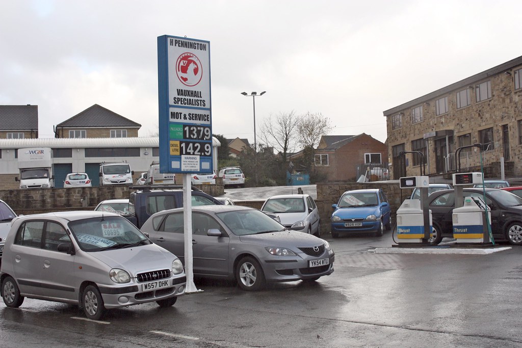 Pennington's Garage Huddersfield West Yorkshire. EYBusman Flickr