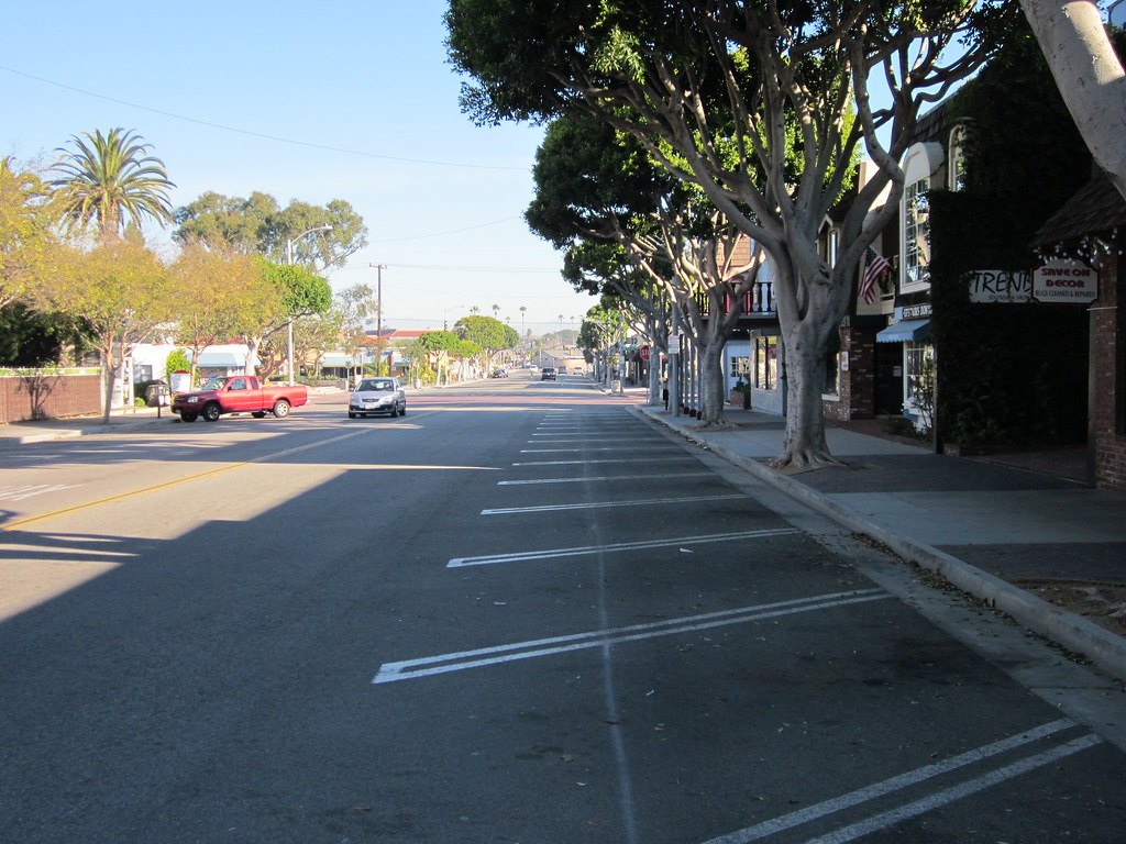 Seal Beach Main Street 12/25/11 sblynn Flickr