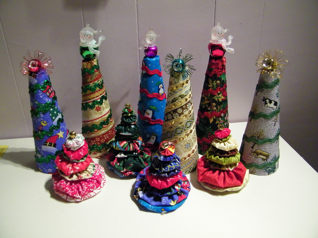Cone & yoyo Christmas Trees CeLynn Flickr