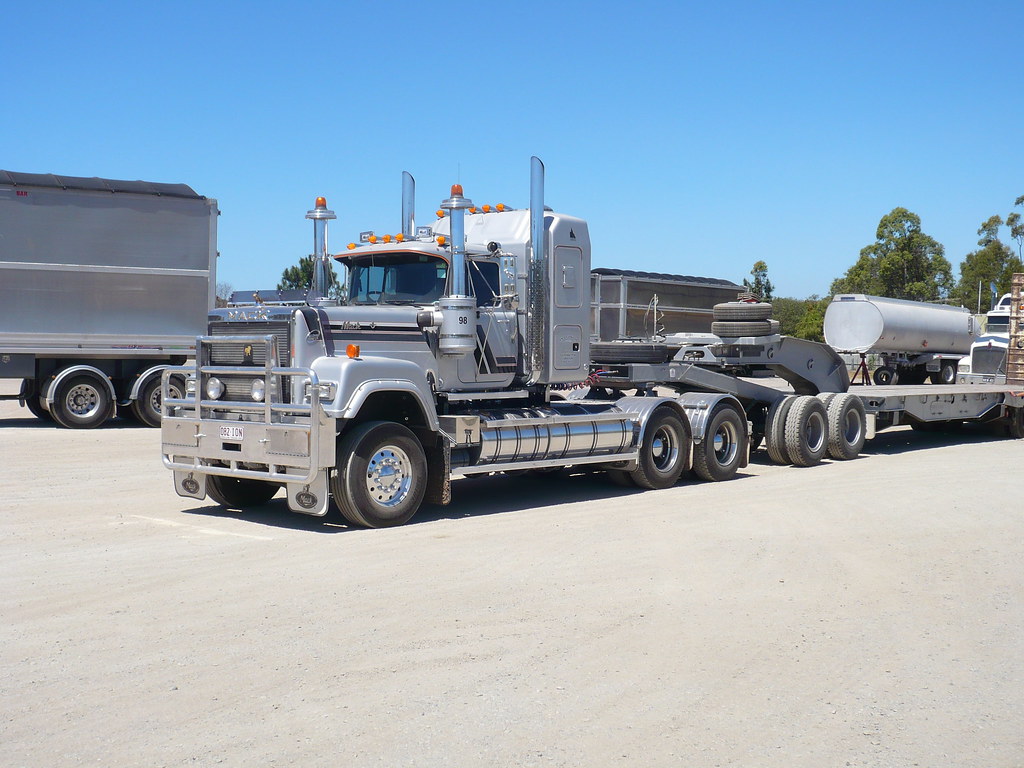 P1000465 West morton transport superliner Wayne Anderson Flickr