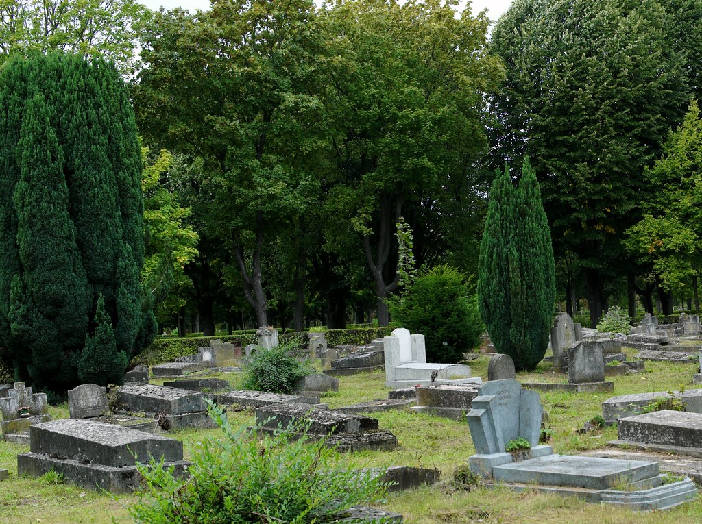 Cimetière parisien de Thiais Cimetière parisien de Thiais … Flickr