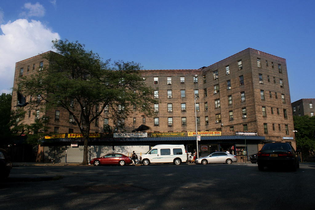 Queensbridge_003A Queensbridge Houses, with 3,142 apartmen… Flickr