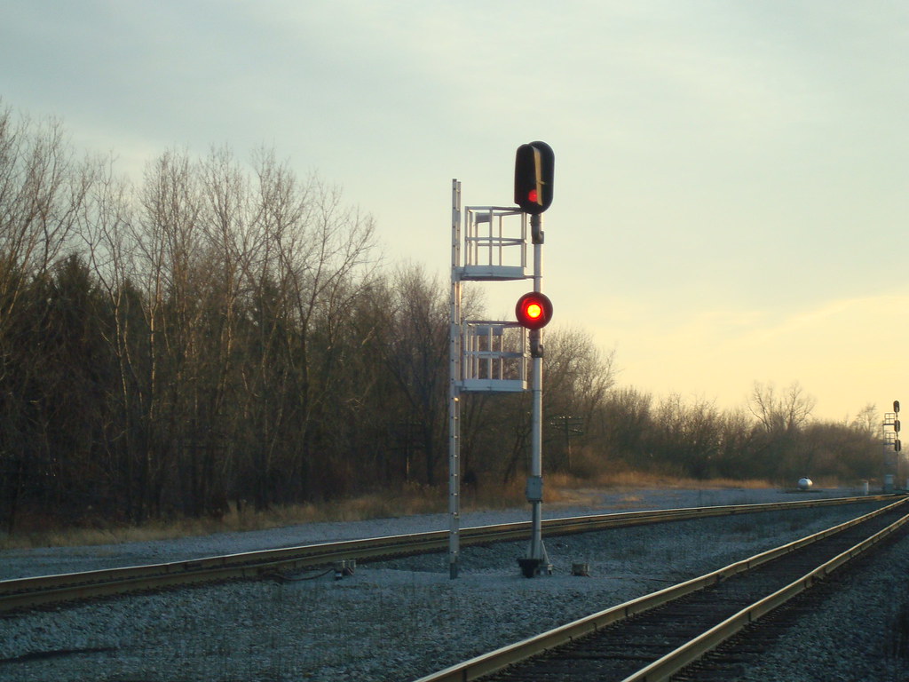 Canadian National Railway (CN) Vertical Colorlight Signals (Darth Vader