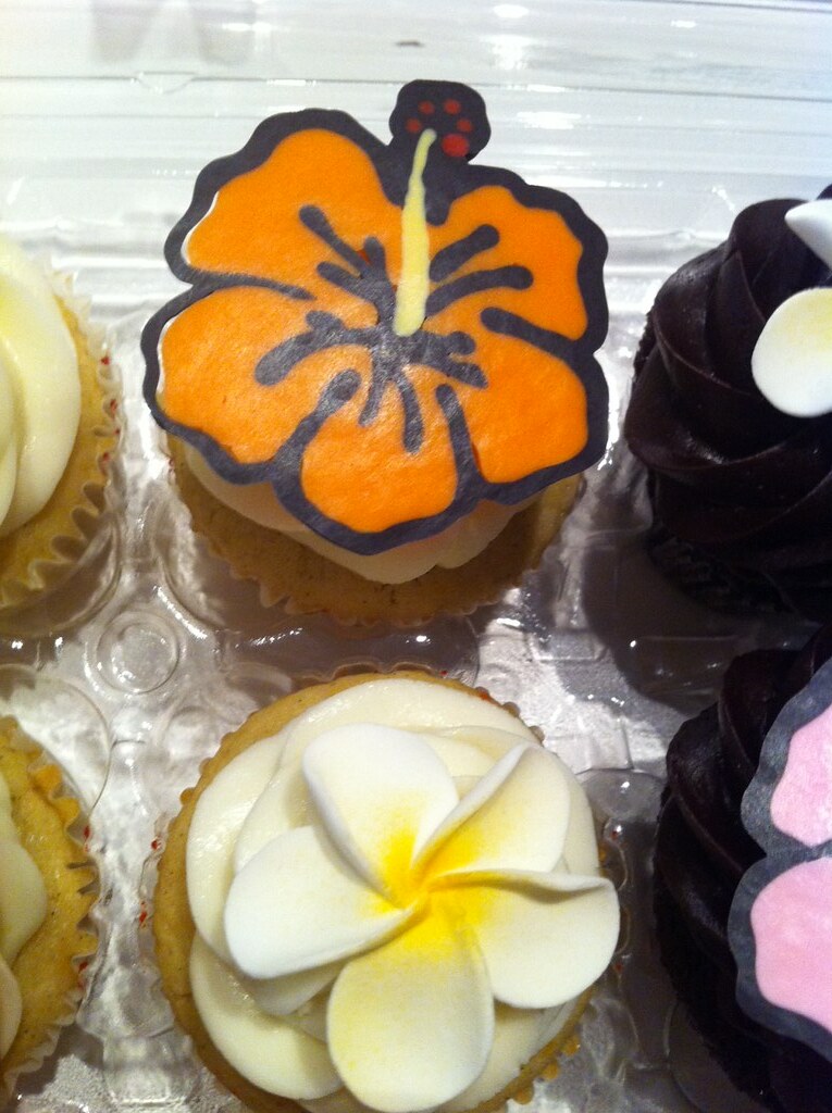 Flickriver Photoset 'Honolulu Cupcakes Take the Cake meetup, January