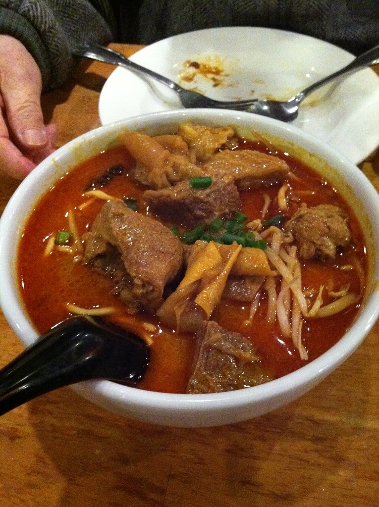 Curry Beef Noodle Soup Penang dinner with family Photo tak… Flickr
