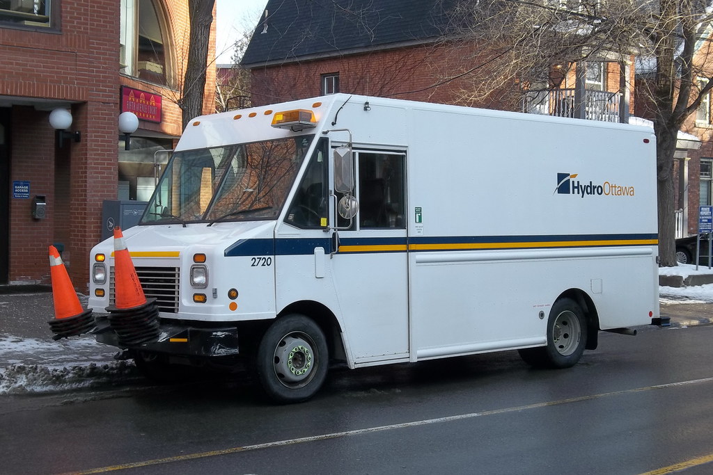 Hydro Ottawa 2720 panel van Ottawa, Ontario 01092012 ©Ian … Flickr