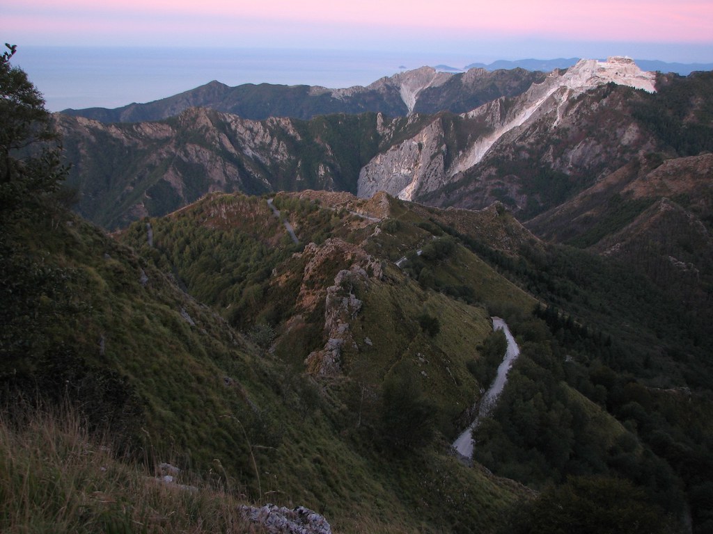 Passo Croce La zona del passo Croce, sopra Levigliani Clic… Flickr