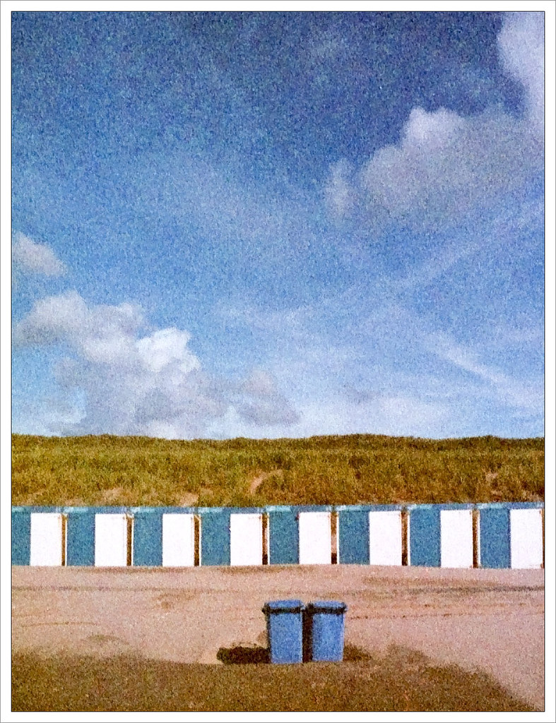 Bergen aan Zee 1 I perhaps overdid the colour noise reduct… Flickr