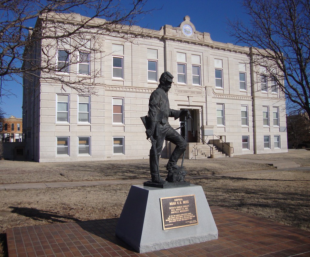 Ness County Courthouse and Civil War Monument (Ness City, … Flickr