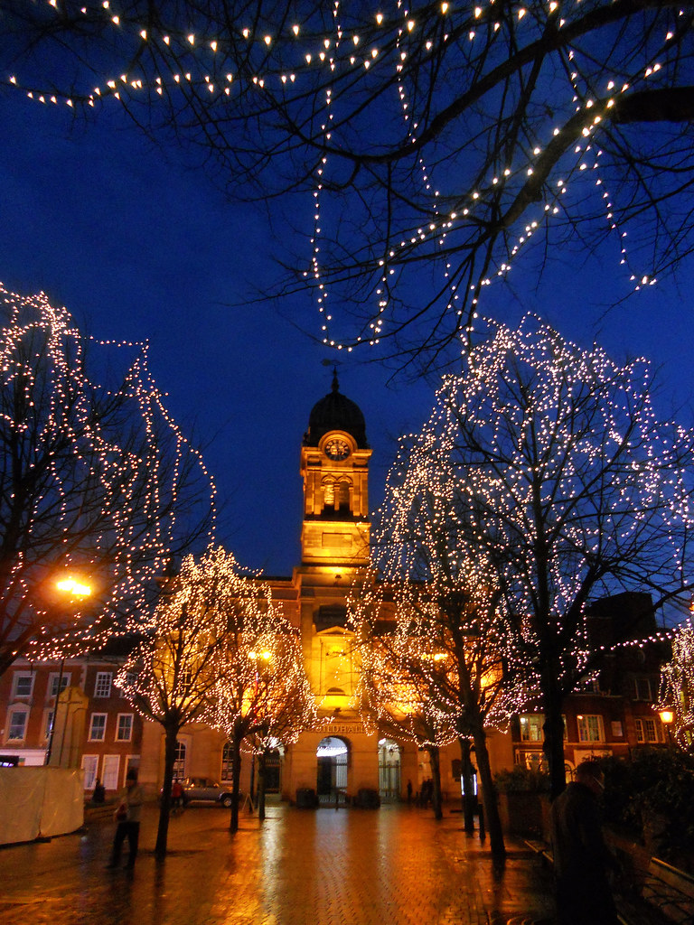 Derby Christmas Lights Derby Guildhall framed by lights on… Flickr