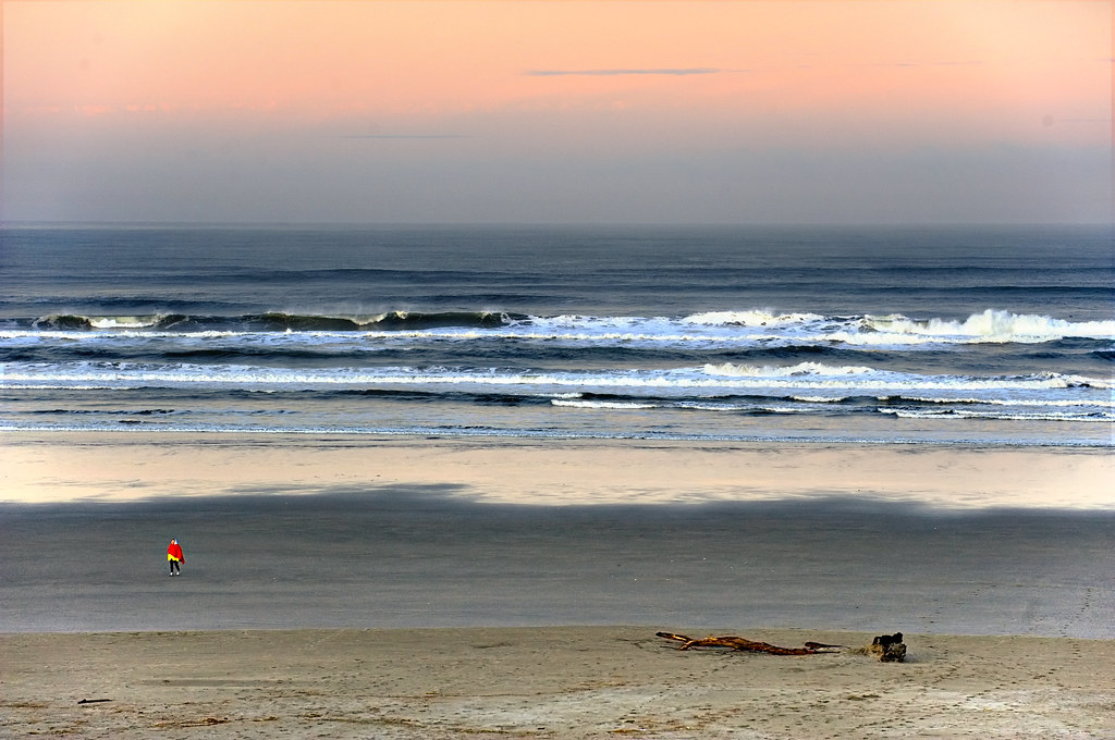 a walk on seaside beach at dawn Sunrise in Seaside, Oregon… Flickr