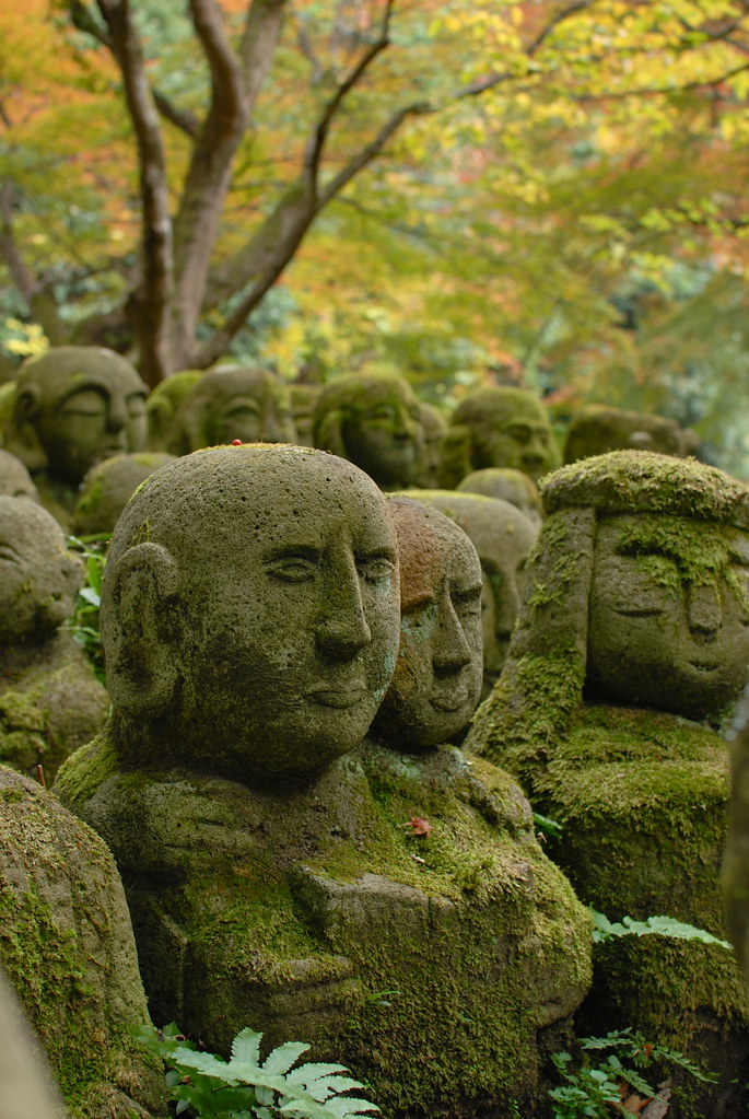 Stone sculptures of Rakan at Otagi Nenbutsuji, Kyoto 愛宕念仏… Flickr