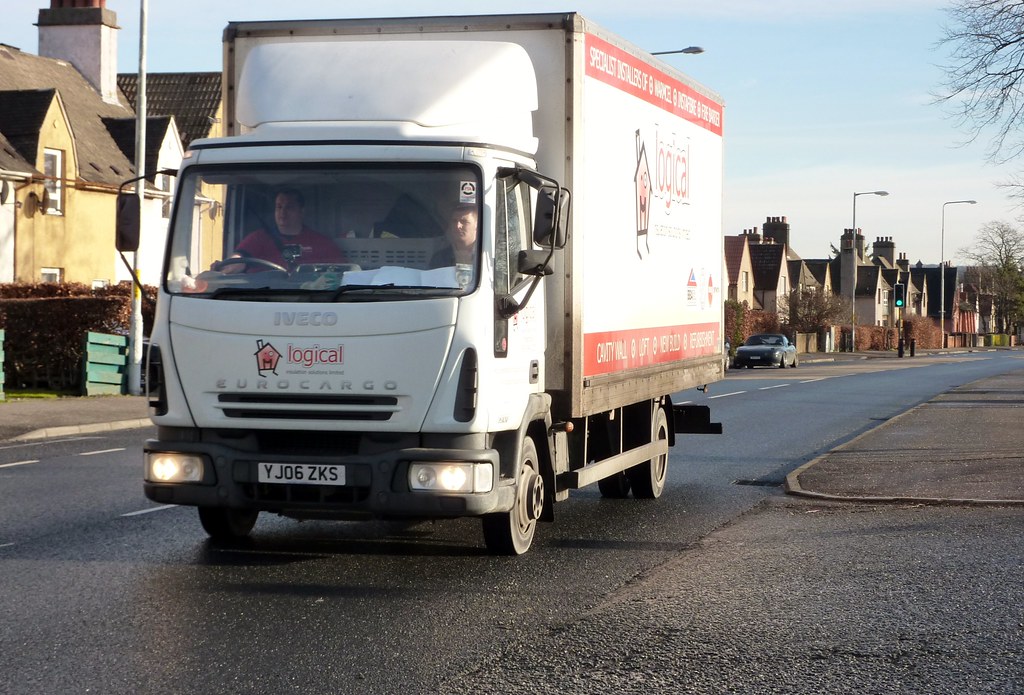 YJ06 ZKS Logical Insulation Admiralty Road Rosyth A985 Cammies