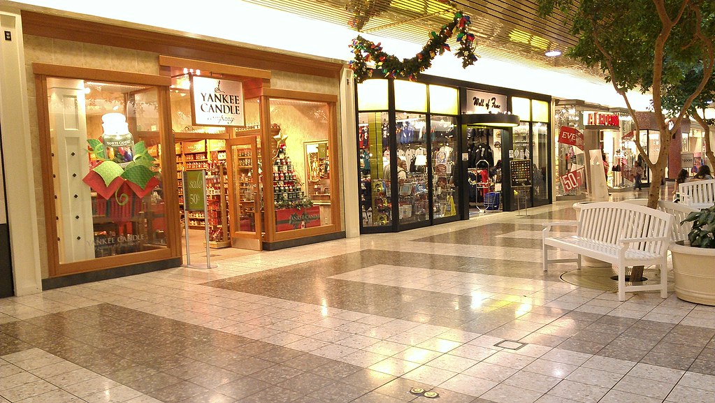 Mall of the Bluffs Council Bluffs, Iowa Mall of Fame / Yankee