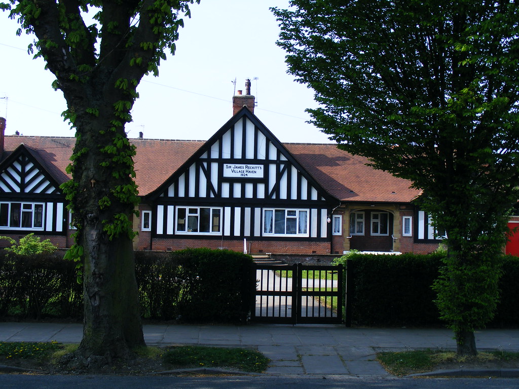 OLD HOUSE'S ON GARDEN VILLAGE IN HULL bill Flickr