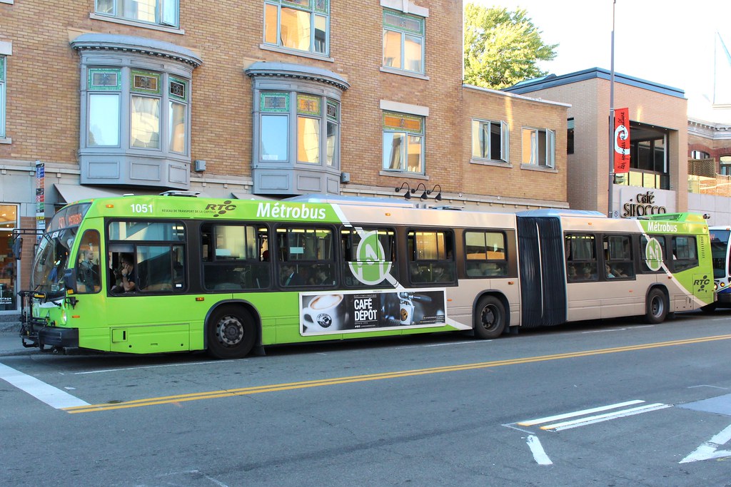 Quebec City Bus Novabus LFS articulated bus in Quebec City… Flickr