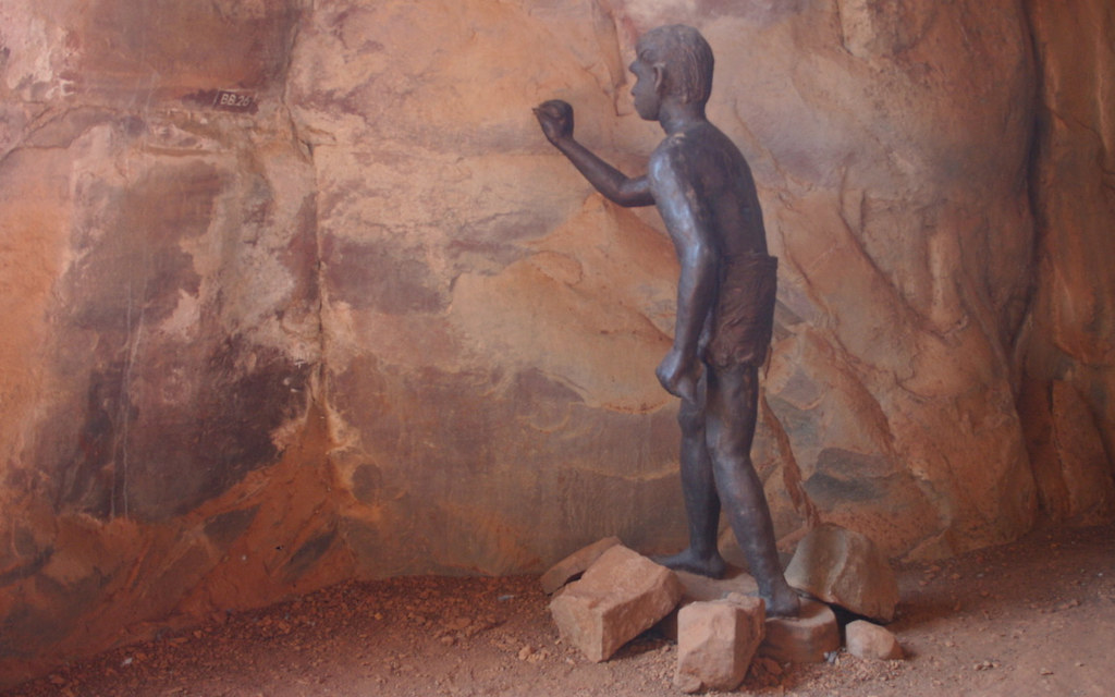 Iconic ancient painter 12,000year old paintings at the Bh… Flickr