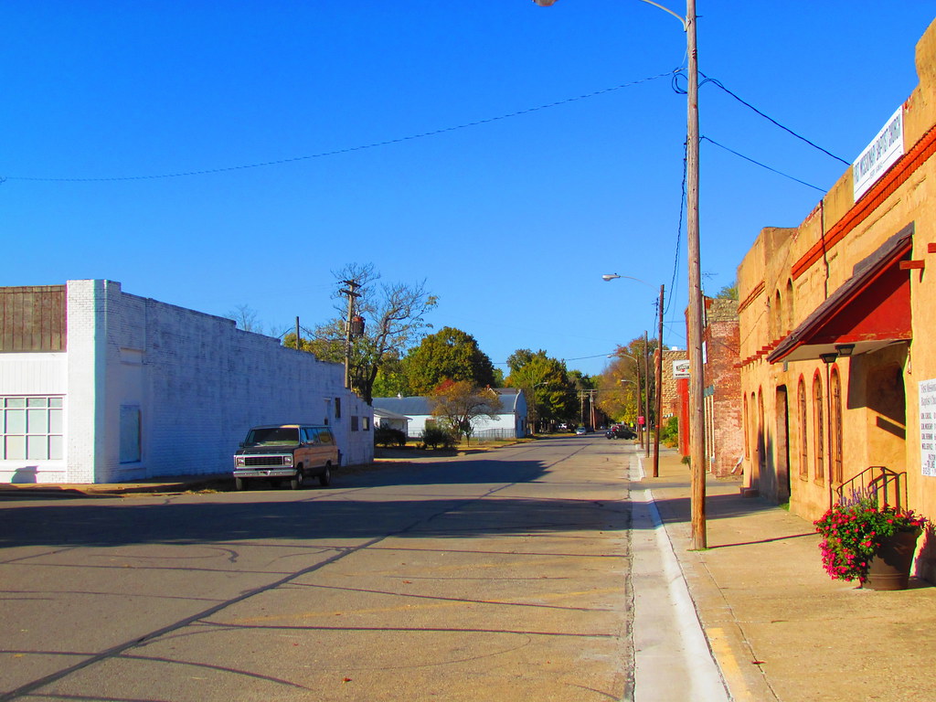 Perry, Kansas (Part of) Downtown Perry, Kansas on a fall a… Flickr