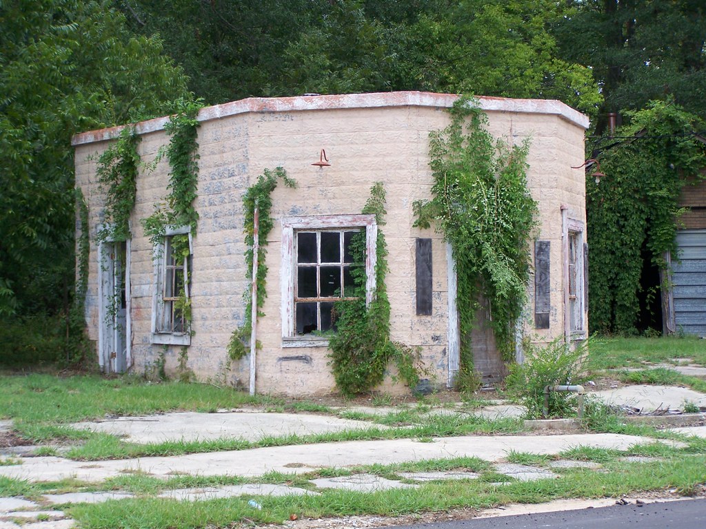 ABANDONED GAS STATION IN UNION POINT See in union point, g… Flickr