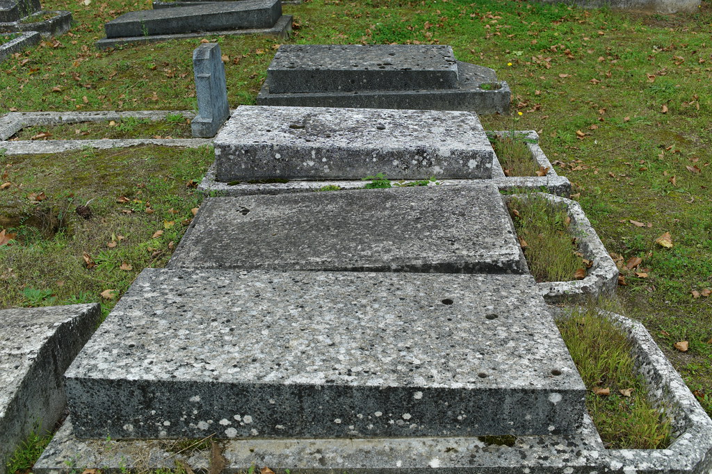Cimetière parisien de Thiais Cimetière parisien de Thiais … Flickr