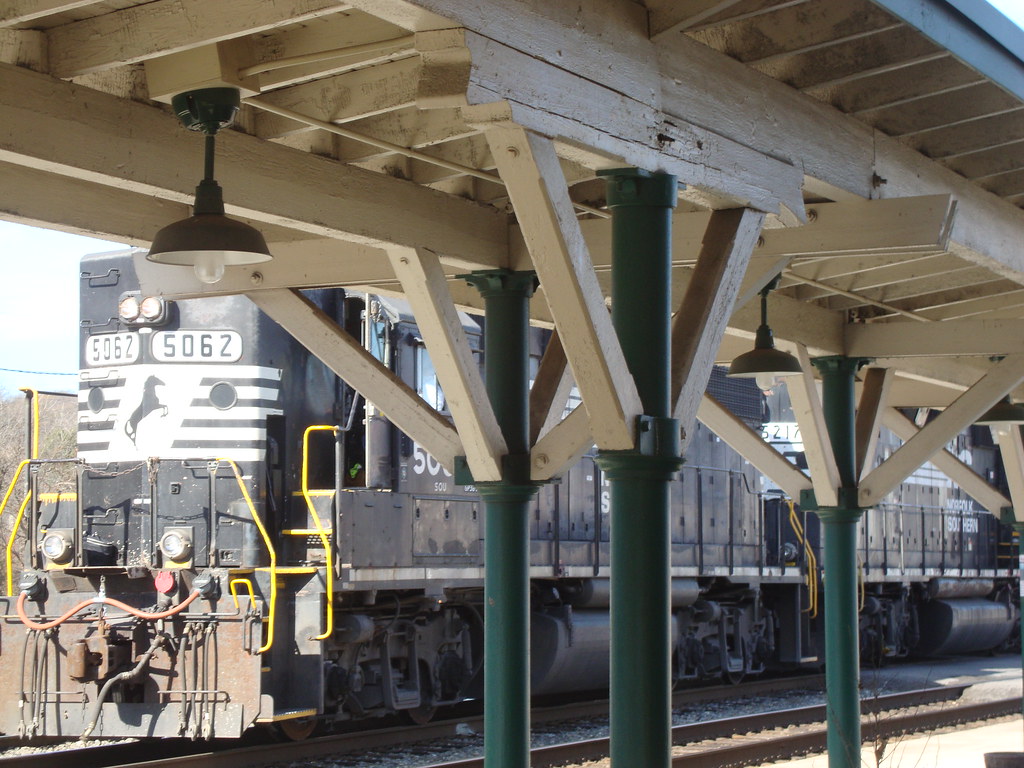 Amtrak Train Station, Anniston, Alabama, 12/142011. Flickr