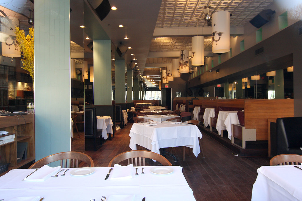 Globe Restaurant Dining Room The dining room at Globe Rest… Flickr