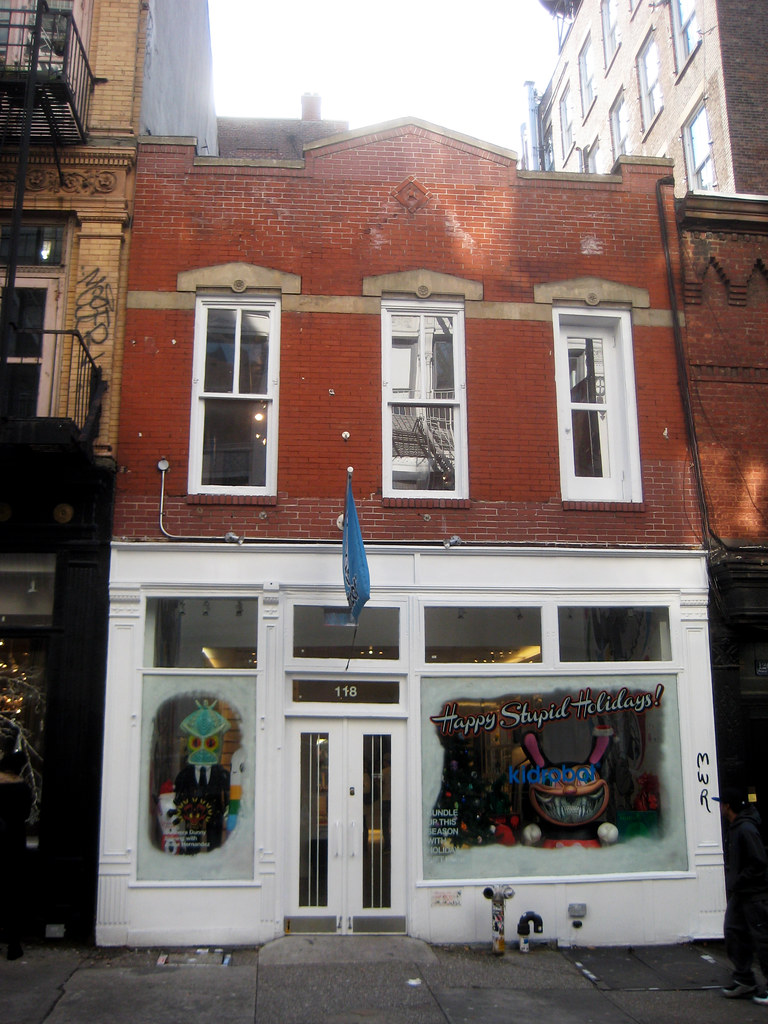 Kidrobot Store Facade and Blue Flag 1231 Kidrobot Store Fa… Flickr