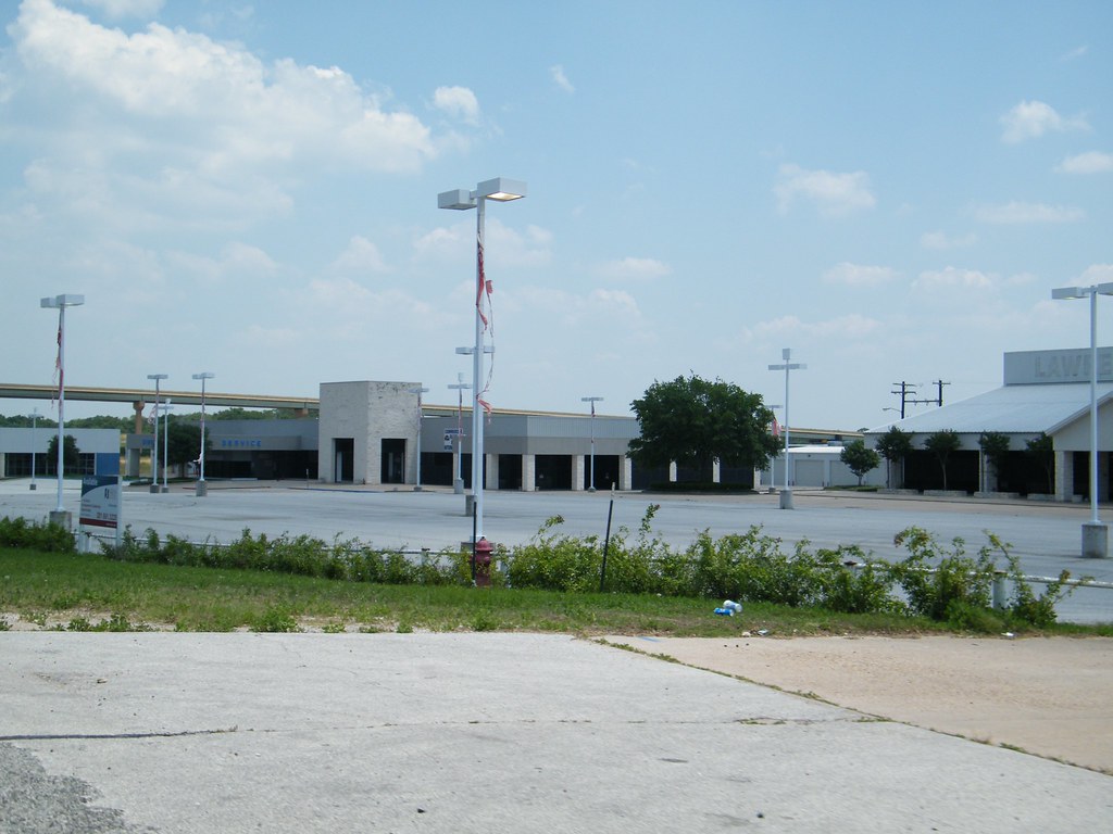 Hempstead,Texas Lawrence Marshall Dealership Lawrence Mars… Flickr