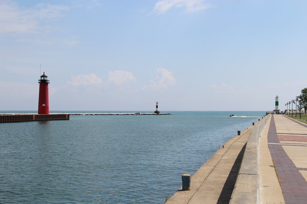 Kenosha Harbor Lights Lake Michigan lights in Kenosha Harb… Flickr