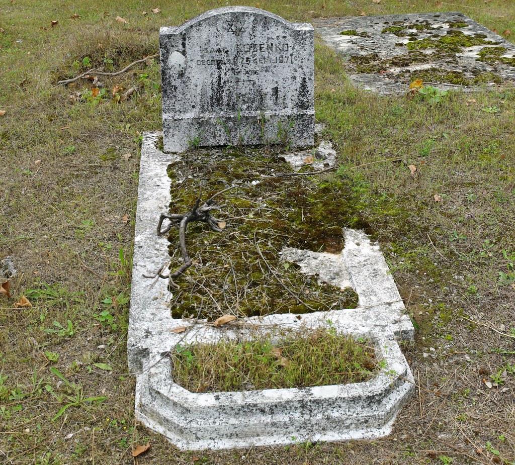 Cimetière parisien de Thiais Cimetière parisien de Thiais … Flickr
