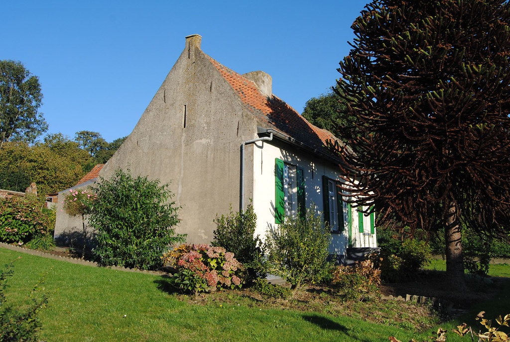 Spaans Huis, Dilbeek Dit 18deeeuwse boerenhuisje aan de S… Flickr