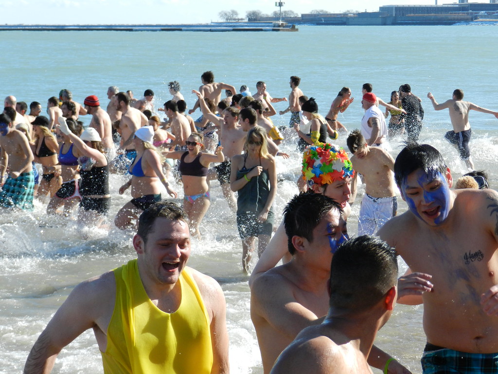 Polar Bear Plunge Scene Lakeview Polar Bear Club (LPBC) Po… Flickr