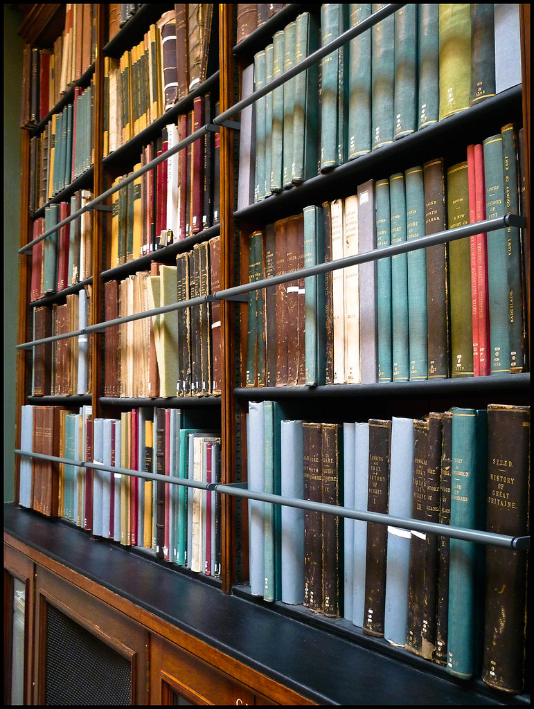 Bookcases London, England 2011 A set of books barricad… Flickr