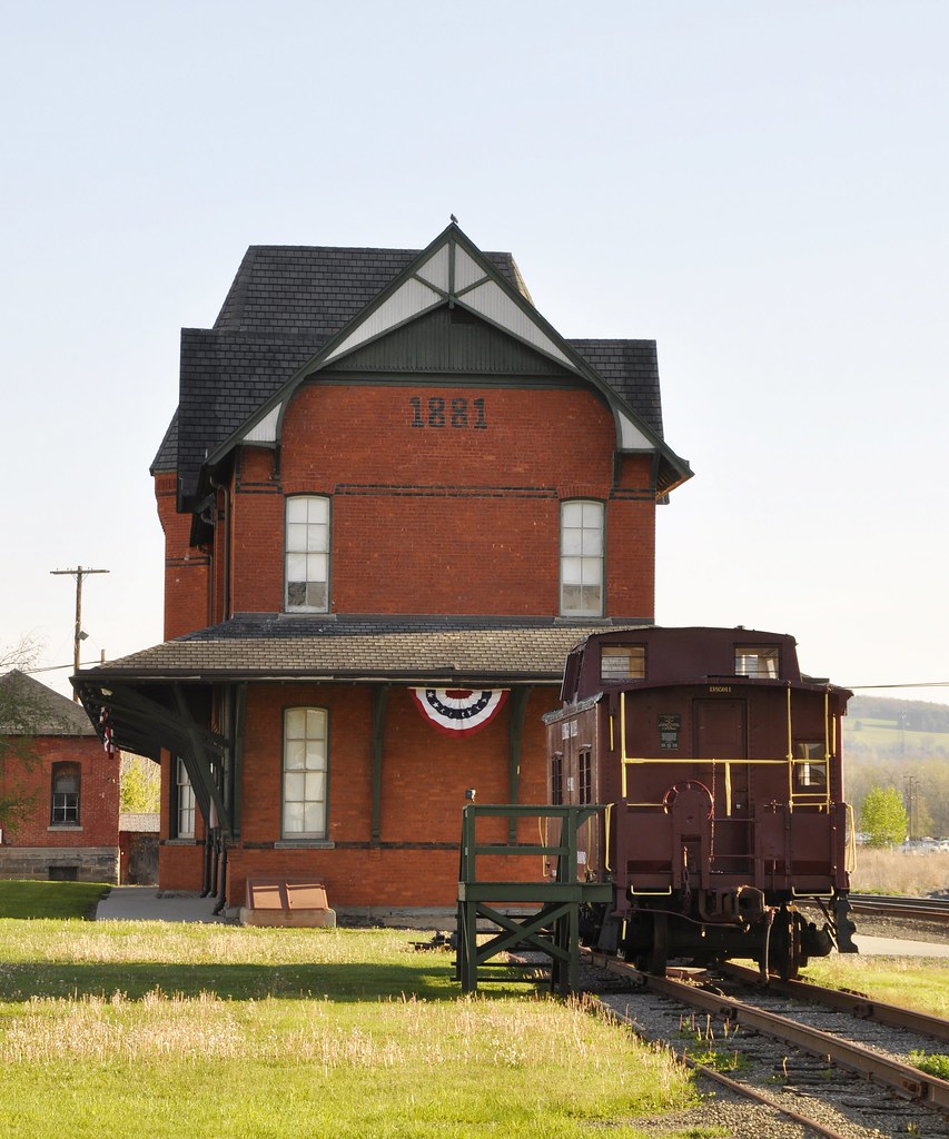 Sayre, Pennsylvania (3 of 5) Lehigh Valley (LV) passenger … Flickr